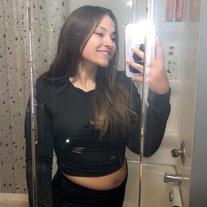 Meet your Posher, Desi